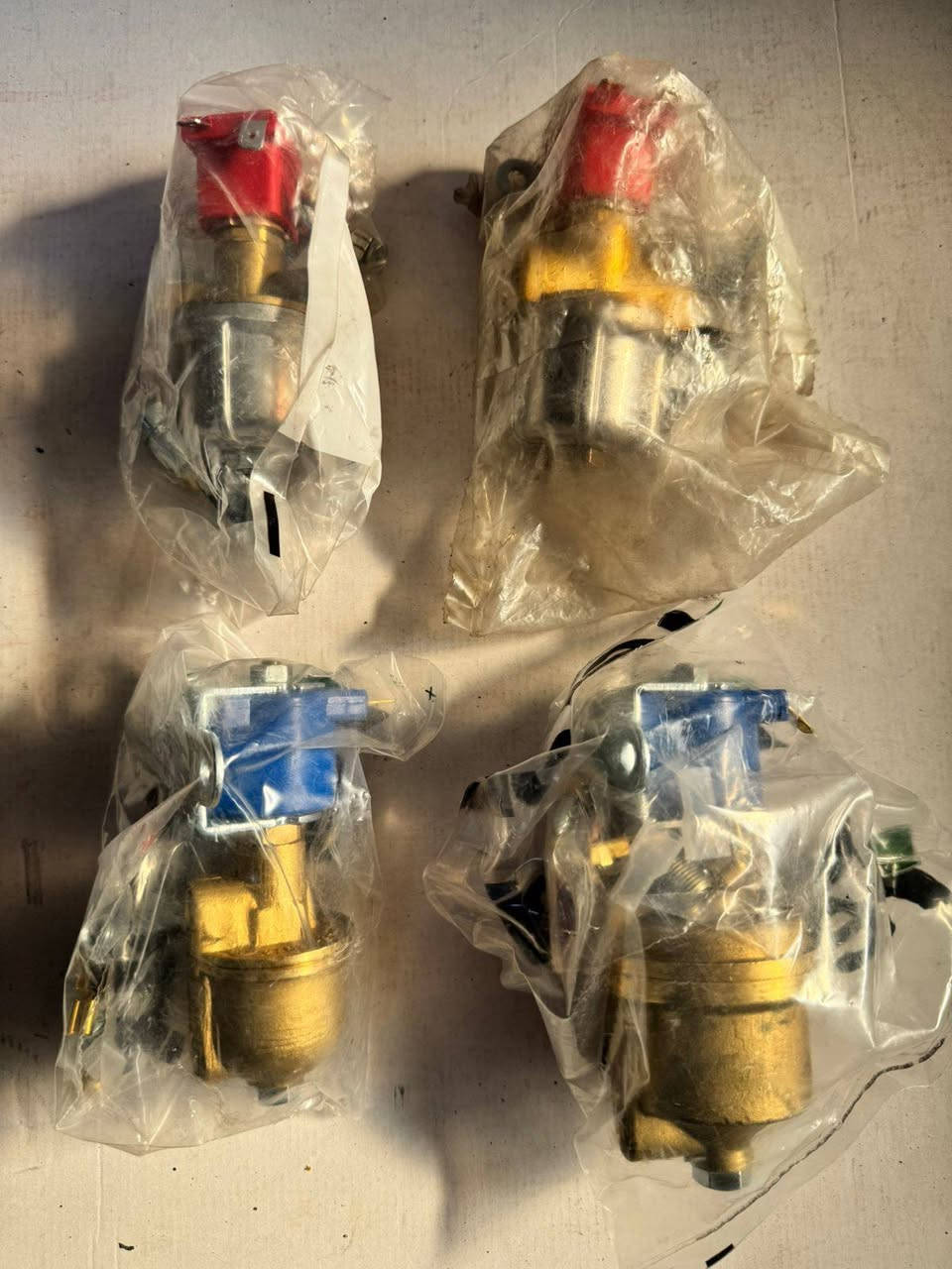 ادوات منضومە غاز 
ایطالی ترکی ایرانی 
جملە مفرد 
ئەشیای غازی سەیارە بەردەستە بەتاک و کۆ
***********
