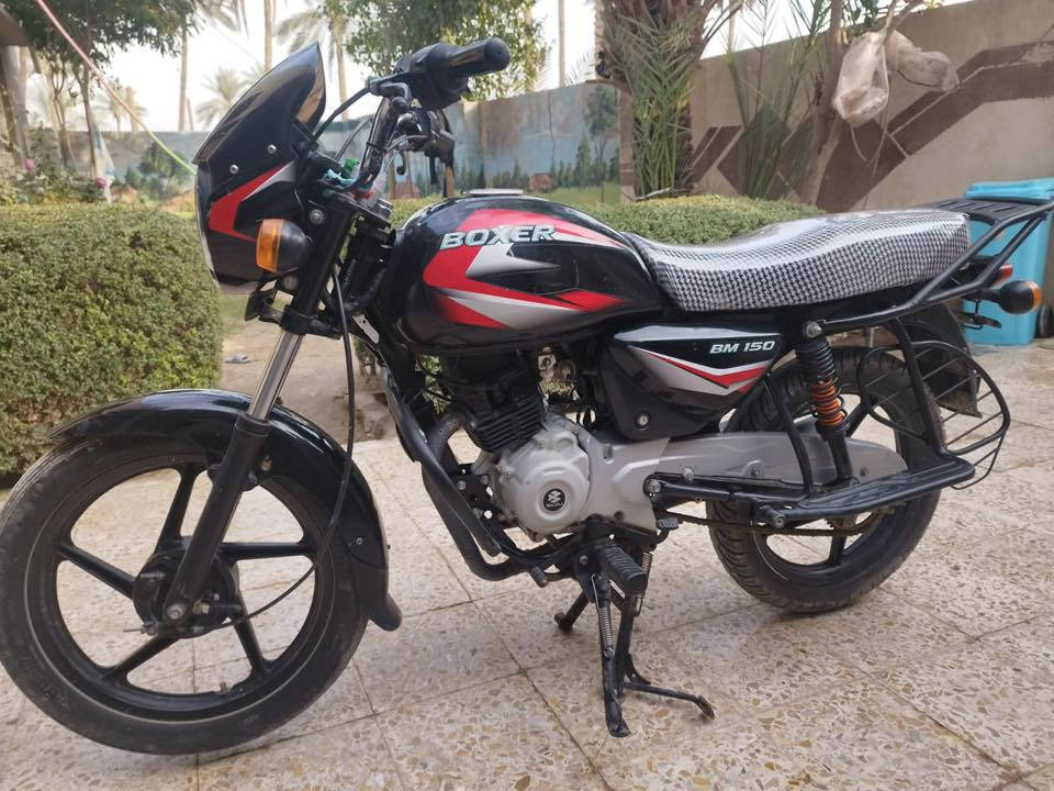 سلام عليكم 
دراجه للبيع بوكسر 
أوراق 📄 وجاهزه من كلشي 
مديل ٢٠٢٠
مكينه نضيفه وناعمه 

لاتصال 
***********
