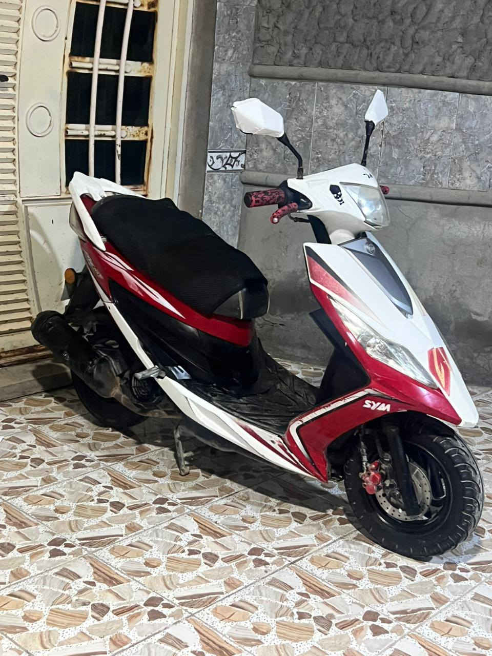 السلام عليكم دراجه سايم نحله لبيع مكينه عل وضع الشركه لاتنقيص ولاتبخير مكينه شلعه  معدل فول 125 لايت عالي ناصي دبل اشاره اكتروني نقص بس تريشه بل صفحه هورن نكره صلف شغال هندر الرقم *********** انتصال رقم الوتساب *********** مكاني الفلوجه النساف البعلوان
