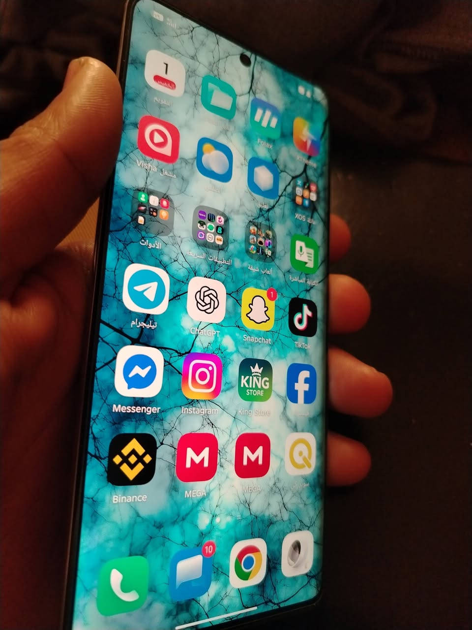 السلام عليكم هاتف للبيع رقم الهاتف ***********  السعر 195 قفل العنوان نجف غراضه كامله
📱 Infinix Note 40 Pro 5G
🔹 الشاشة:
AMOLED منحنية بحجم 6.78 إنج
دقة FHD+ مع معدل تحديث 120Hz
سطوع عالٍ وتجربة مشاهدة سلسة
🔹 المعالج:
MediaTek Dimensity 7020 (تقنية 6 نانومتر)
أداء ممتاز للاستخدام اليومي والألعاب
🔹 الذاكرة والتخزين:
12GB RAM (مع دعم الزيادة الافتراضية)
256GB ذاكرة داخلية
🔹 الكاميرات:
خلفية 108MP مع مثبت بصري OIS
أمامية 32MP لصور سيلفي واضحة
🔹 البطارية:
5000mAh
شحن سريع 45W
يدعم الشحن اللاسلكي MagCharge
🔹 الصوت:
سماعات ستيريو مزدوجة
مضبوطة من JBL
🔹 النظام:
Android 14
واجهة XOS 14
🔹 مميزات إضافية:
✔️ يدعم 5G
✔️ NFC
✔️ مستشعر بصمة داخل الشاشة
✔️ مقاومة رذاذ الماء والغبار IP53
