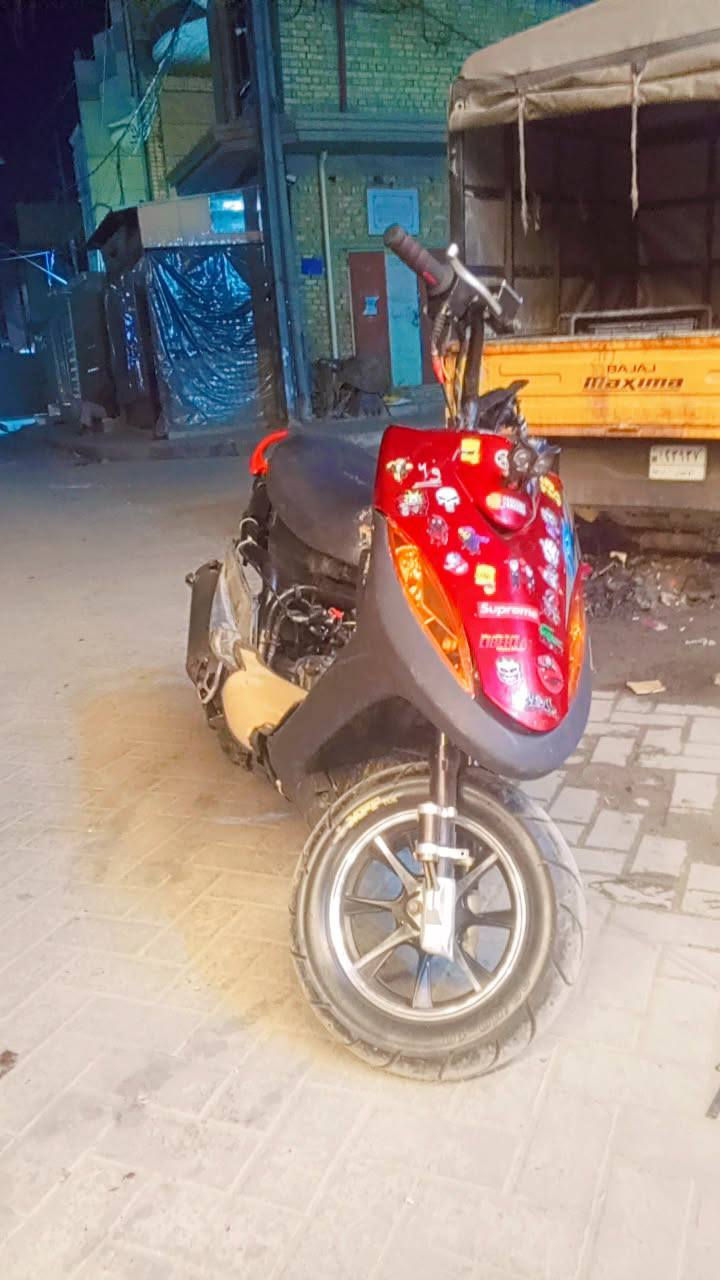 السلام عليكم
للبيع  دراجة ماكس عدلة رياضي مال لعب ماكس عدلة كاملة سلف كهربائيات شغالة 
المكان الشعب شارع الأسواق المركزية 
***********
