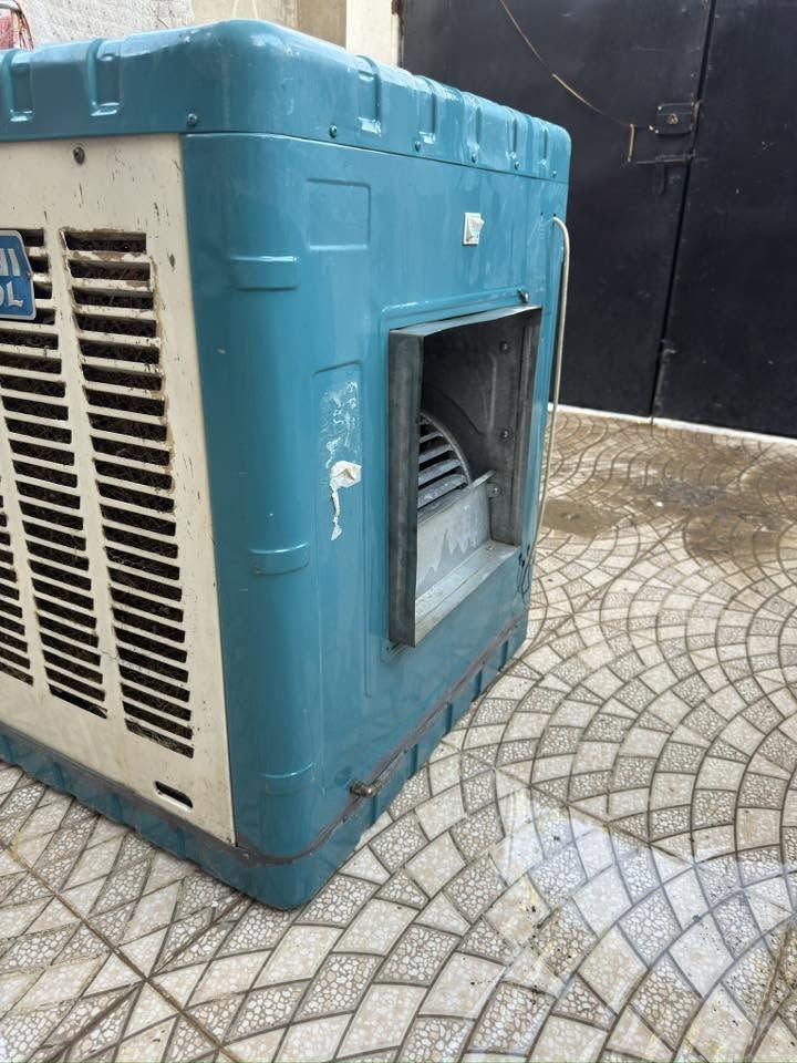 مبردة حجم ٢ونص نظيفة كلش سرعتين كاملة غطاس وطوافة سعرها ٩٠ الف ***********
