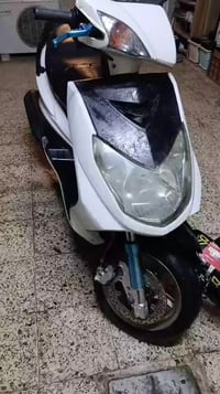 دراجه للبيع سكنس فحل مكينه مزود ونضيفه بيه نقص دشبول السعر 700وبيه مجا...