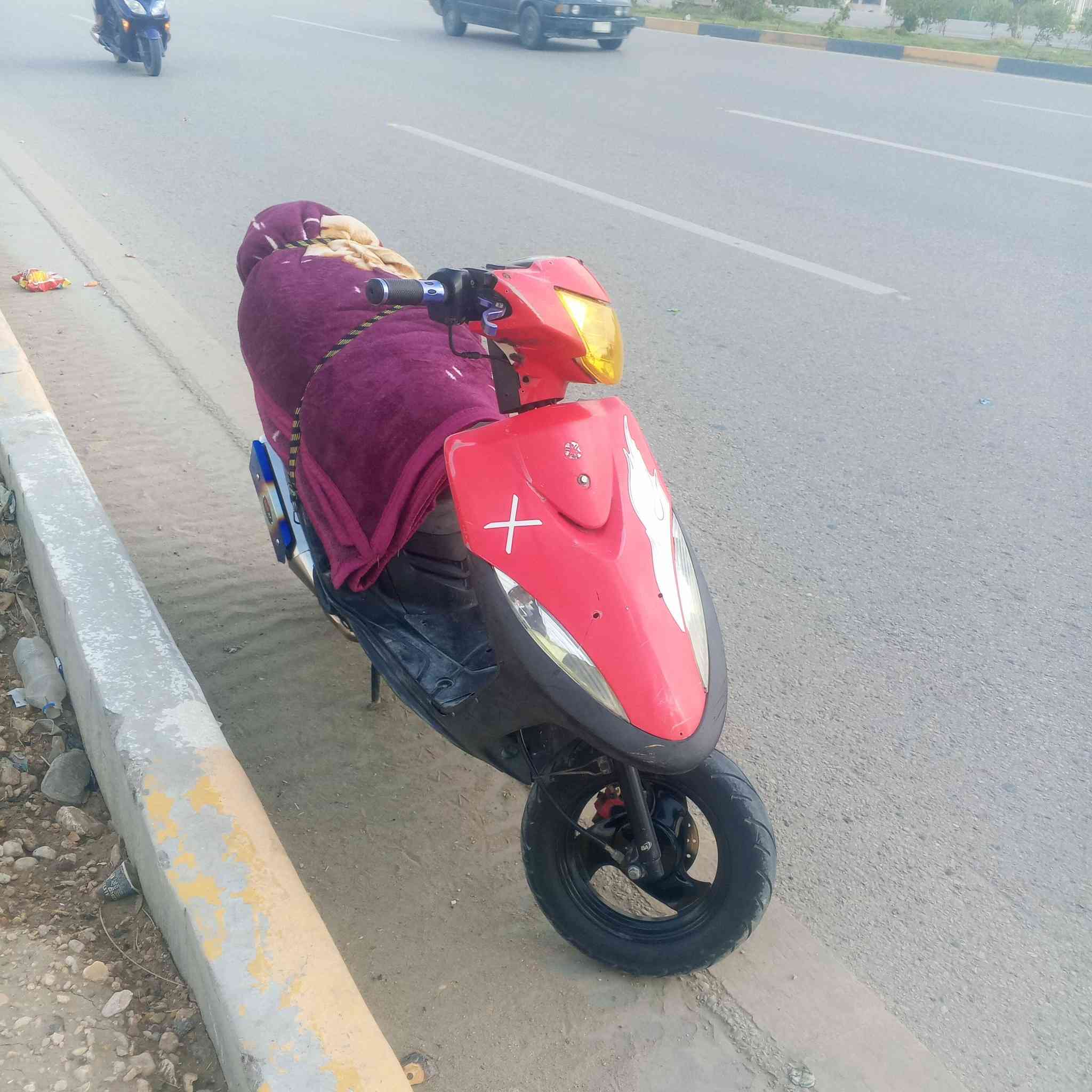 سلام عليكم ماكس عدله للبيع مكينه خير من الله شلعه ومعدل اليوم طلعه بيها كربلا  دراجه بلاديه مفتوحه ولفات بس كفارات وسوادت مختمه عليها صالنصه صجميه  دراجه تخبل سعر 650


**إذا كنت صاحب هذا الإعلان وتريد حذفه لأي سبب، رجاءا أرسل رسالة إلى الدعم الفني**