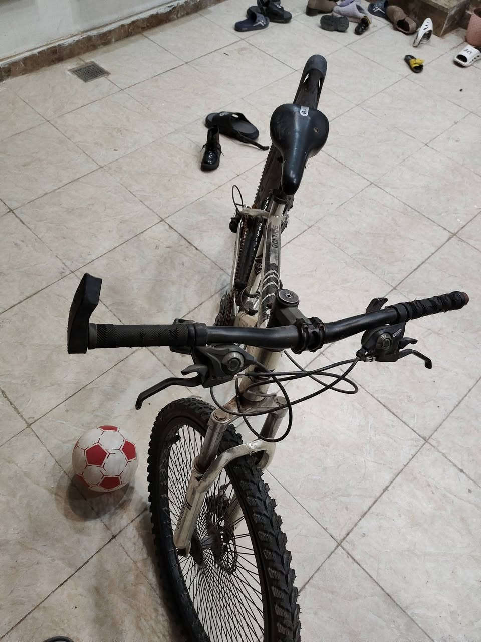 بايسكل شيمانو للبيع سعرة 125وبيه مجال الخاص مفتوح ورقمي ***********
