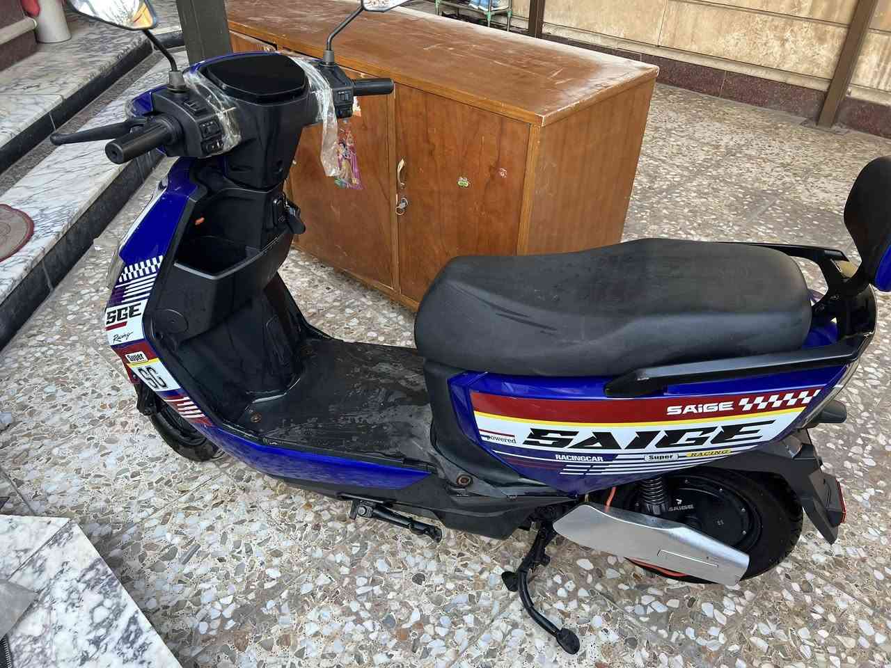 دراجه سايك شحن للبيع
تحتاج بطاريات تبديل 
الكفرات الاماميه قواعدها مكسره  ومكسوره منها قطعه صغيره
مابيها اي عطل وممبدل اي شي بيها 
سعرها ٣٥٠ وبيها مجال 
مكاني بغداد 
***********
