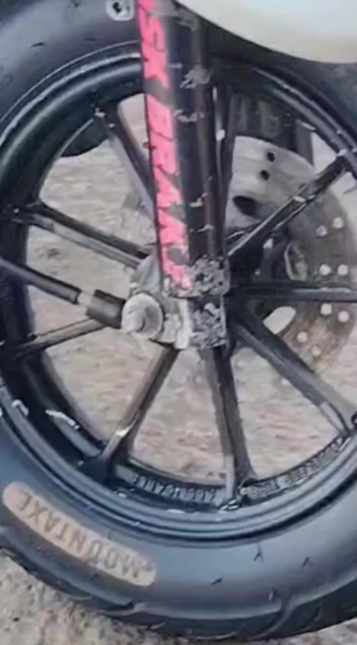 البيع نضيفه فول مكان حي معلمين 375وبيه مجال ***********
