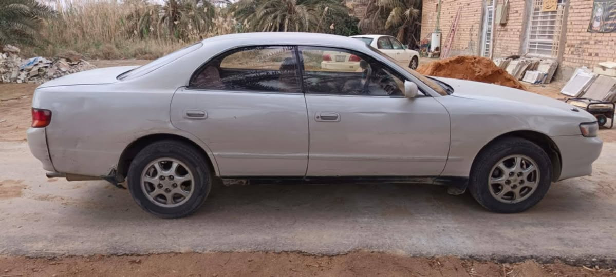 شيزر للبيع موديل ٩٣ رقم بصره راعيه بالشاميه مكينه وكير مكفولات حداديه زينه ضربه مابيه السياره  مكفوله من نقل الجثه فقط بيه كصه ربع والباقي مكفول السياره موجوده بالنجف ناحية الحريه اني مكلف بالنشر 
السعر ٣٦ بيه مجال بسيط  هذا رقم راعي السياره***********
