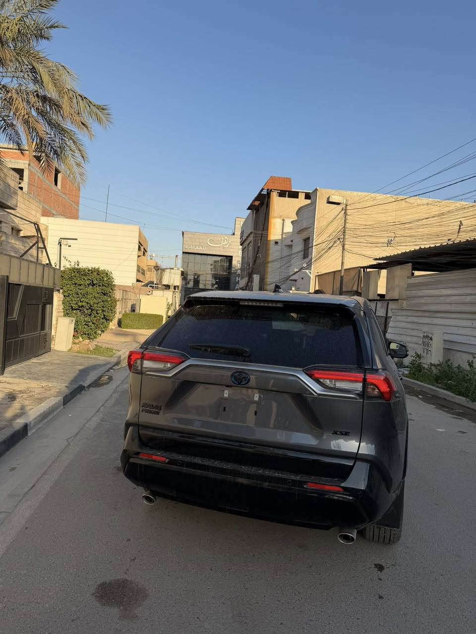 السلام عليكم
للجنايه للجنايه !!! 

‏ Toyota RAV4 Prime XSE Premium 

2024/9 انتاج 
فل اوبشن اعلى مواصفات براف فور  بلك ان هايبرد بانزين ١/١ 
السيارة وارد امريكي زيرووو من الوكاله ماشية ١٥٠ مايل فقط 
بيه تعديل بارد باب الامامي اليمنه راجع بلادي وبيه صبغ تكمة الباب الخلفي شبر وحار قرن الجاملغ اليمنه 
السيارة مكفوله وكاله
بدون الغود بدون شاصي 
السياره زيرو ريحة الشركة 
رقمه فحص موقت تسجيل جميع محافظات العراقية 
وهاي صور الحادث مرفقة
للتواصل  
***********
مكانه بغداد المنصور
