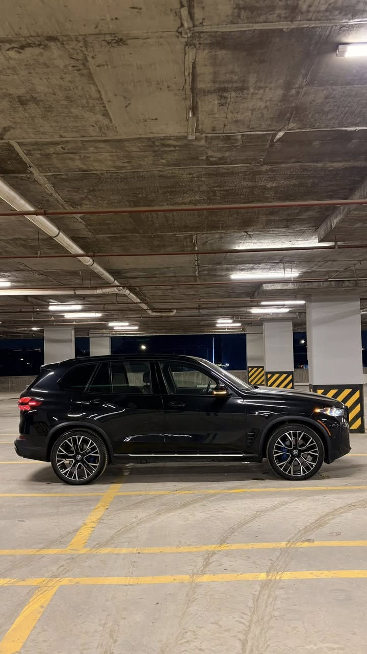 بالبدايه السياره كلين ومغلفه
Bmw X5 s-drive 2024
هاي مو x درايف مثل خواتها
هاي s درايف ميلت هايبرد مو هايبرد ولا بلكن هايبرد ركز قبل كلشي وجناية ال BMW يعرفون الفئة
السياره فول مواصفات
محرك 6 سلندر
فول مواصفات 
4 كاميرات
داخل جلد 
كراسي تدفئه تبريد 
داتا شو
بانوراما
شاشه متصله داخليه
اناره محيطيه
السياره فول ١/١ 
اعل شي بالمواصفات 
ومواصفاتها متخلص فول 
كلين تايتل 
مغلفه PPF
السياره تخبل وبالعافيه على الي ياخذها ويشوف الف خير
اربيل سنويه باسمي تحويل وكاله تريد تدلل
موجوده السياره بزيونه 
ماشية 47 الف ميل
السعر : 52 الف دولار 💵 
وبيها مجال للطيبين وتدللون
***********
***********
كل الهلا
