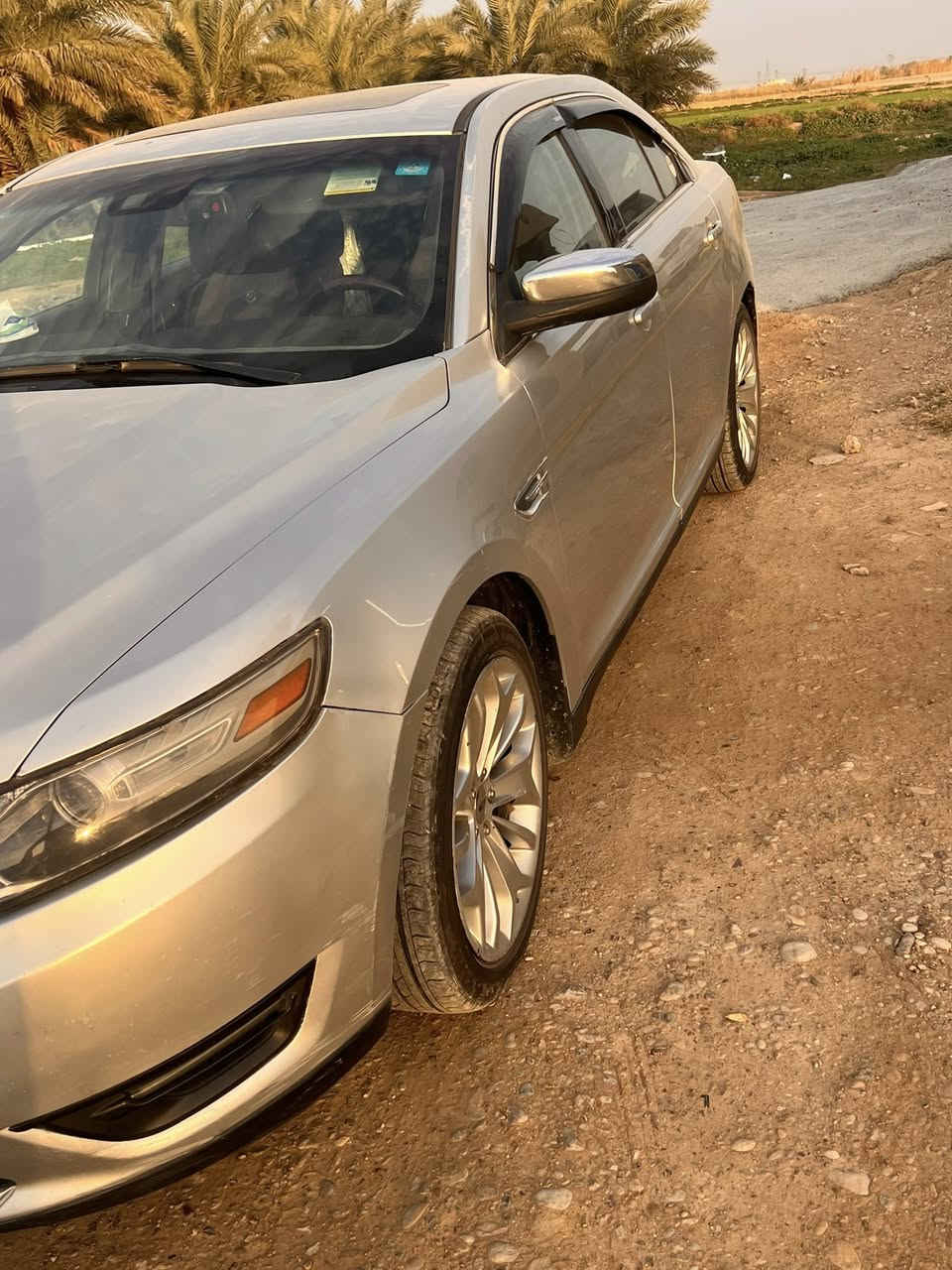 السلام عليكم فورد تورس 2013 فول مواصفات لمتد 
وارد امريكي فقط ضربه الجنطة وهنا بالعراق جاملغ امامي فقط شخوط ومصبوغ ع كد الشخط
حساسات اشاير ترحيب سلايد روف 
كشنات تدفه تبريد مساج 
تحكم ستيرن  
تشغيل بصمة
يعني فول الفول 
ماشية 169 الف حقيقي وشرط الفحص مكان السيارة بغداد رقم***********.  السعر118
