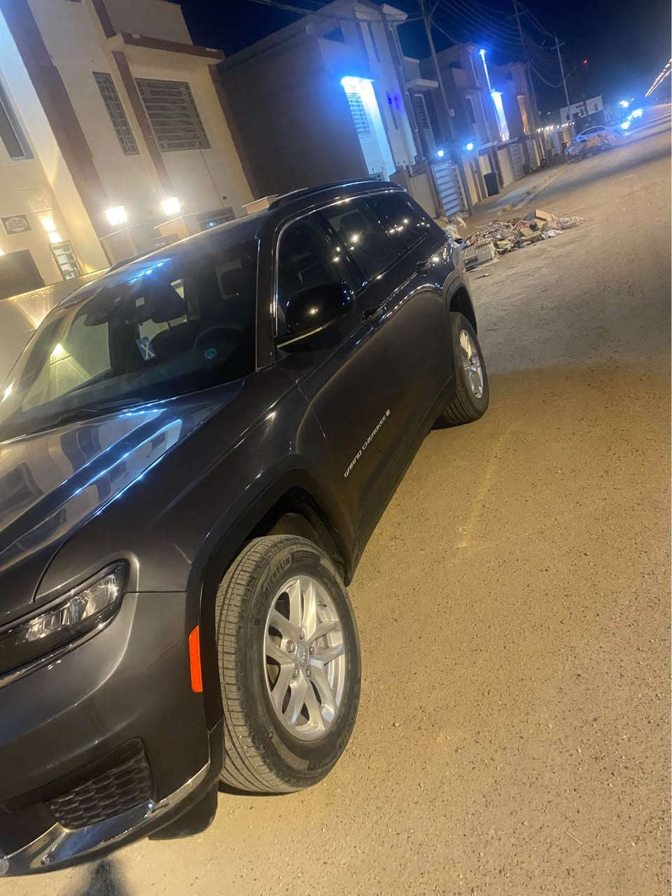 جيب موديل ٢٤ ماشيه ٢٥ الف بيها بس شبر بار 
الاتصال على الرقم *********** بغداد, العراق
