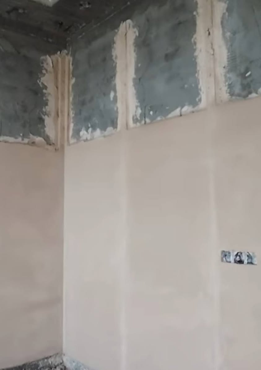 لبخ سقل المتر 5 ونص

لبخ ونثر المتر 6

جص بورك ب٥

لبخ اجراره ٥

لبخ تصفير المتر ٧

لبخ تشميع خارجي 3 

لبخ تشميع داخلي 2ونص

*********** اتصل وتلل
