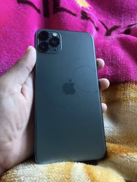 آيفون ١١ برو ماكس • ٢٥٦ • بطارية ٧٧