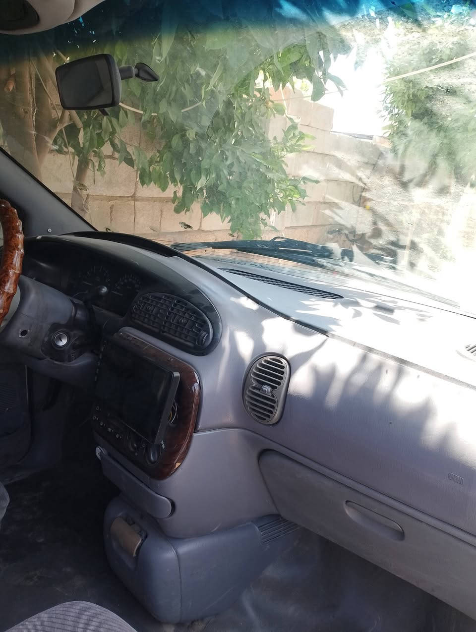 سلام عليكم للبيع دوج كرافان 96 كير جديد2010 مكينه 3300 خير من الله تبريد 3قطع السعر47 بيها مجال ***********
