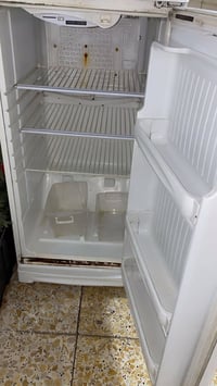 ثلاجه نظيفه