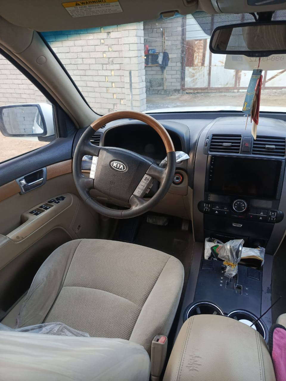 السلام عليكم مهافي للبيع موديل 2012بسمي رقم بغداد انكليزي وارد خليجي سياره نضيفه تخم تاير مكينه سته سلندر تبريد ثلاث قطع ثلج جنطه شفط سونار مرفق مكينه مفتوحه سياره خير من الله حلوه السعر 140وبيه مجال
العنوان البصره قضاء المدينه منطقة الخاص رقم الهاتف، 
***********
***********
