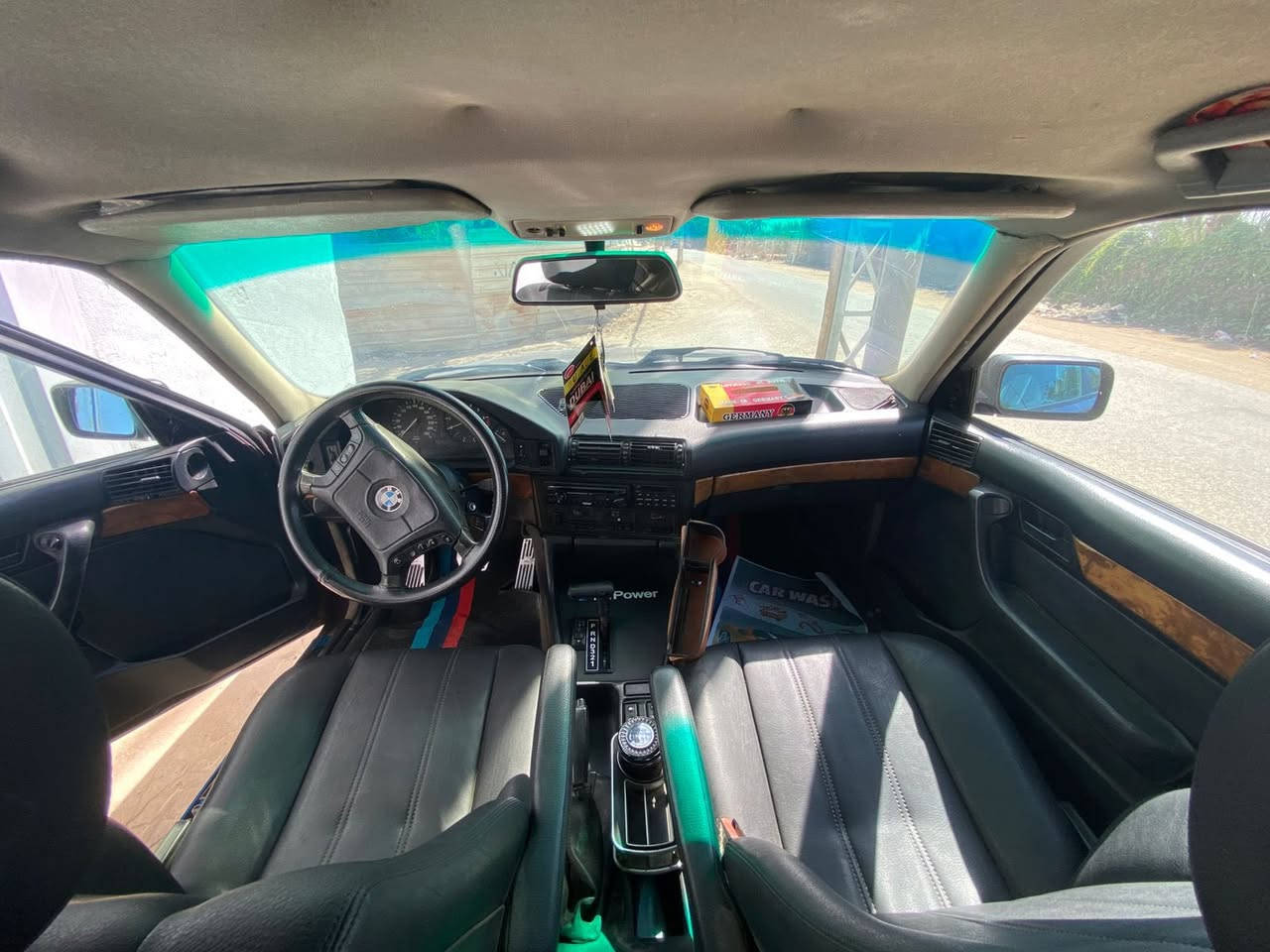 السلام عليكم
بي ام موديل ١٩٩٣ حجم ٥٢٥ مسكر وارد ياباني السياره  كشر حداديه مكينيه كير خير من الله السياره بلواقع كلش حلوه رقم اربيل وعندي وكاله با اسمي مكاني كربلاء طوريج ***********
