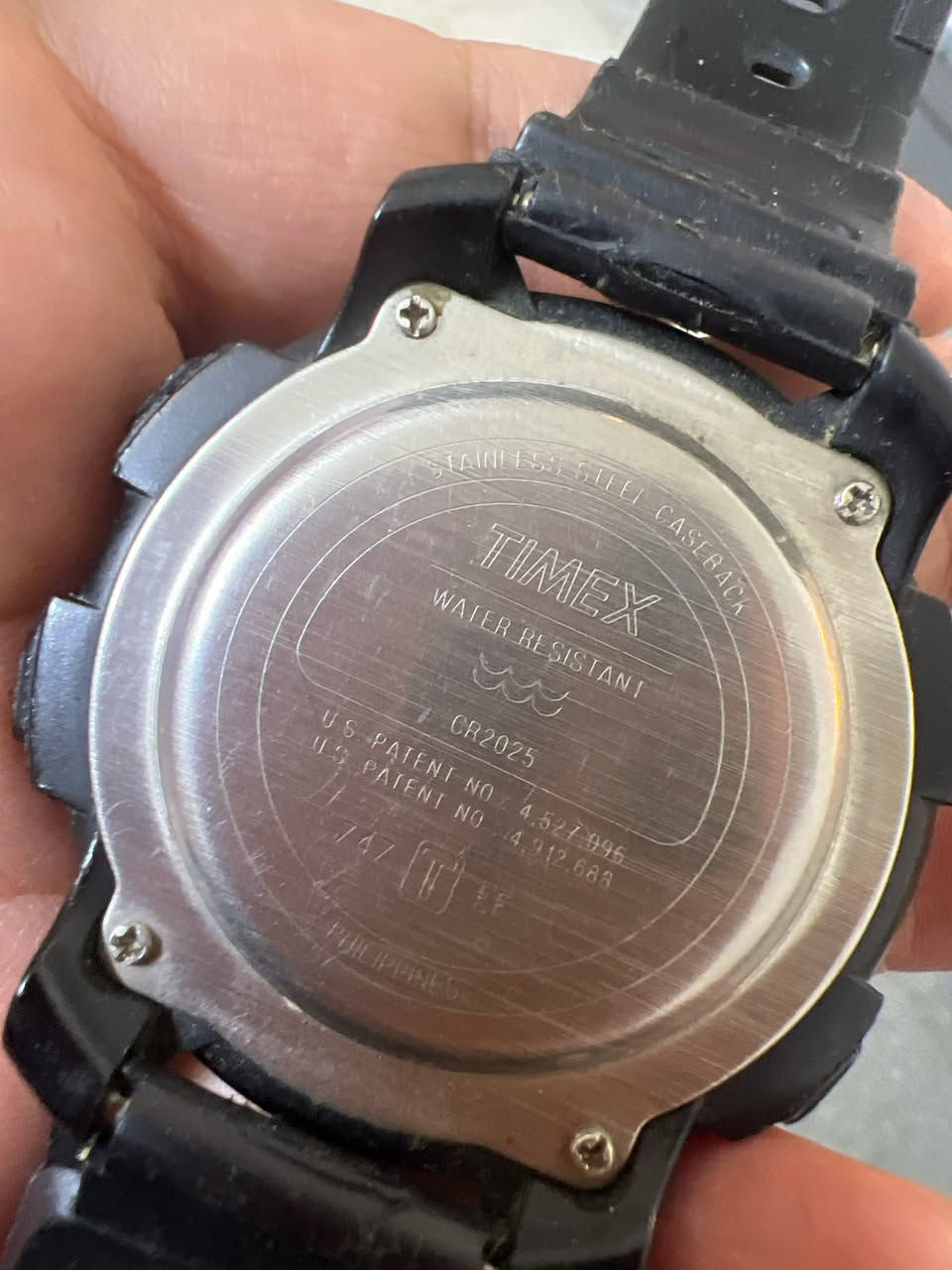 للبيع: ساعة غوص Timex Reef Gear أصلية (Vintage)
🔥 قطعة نادرة لهواة الأنتيك والساعات الكلاسيكية القديمة.
 الماركة: Timex أصلية (تجميع الفلبين).
 القطر: 43 ملم تقريباً.
 الحالة: مستعملة (بالة) وبحالتها الظاهرة في الصور.
 المميزات: مستشعر درجة حرارة + بوصلة مدمجة بالسوار.
📩 للحجز أو الاستفسار يرجى مراسلة الخاص

أرجو تقييم السعر بما يرضي الله، والرجاء أن يكون التقييم منصف


**إذا كنت صاحب هذا الإعلان وتريد حذفه لأي سبب، رجاءا أرسل رسالة إلى الدعم الفني**