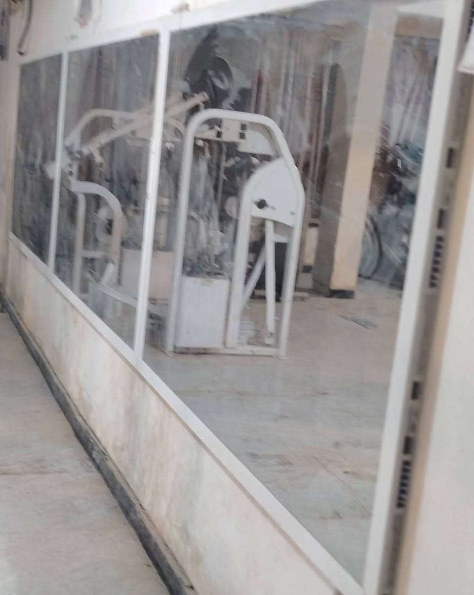 مرايات للبيع
مرايات كبار عدد 5 قياسهن 180×120
مرايات وسط عدد 5 قياس 120×100جميعهن بيهن اطار 
***********
