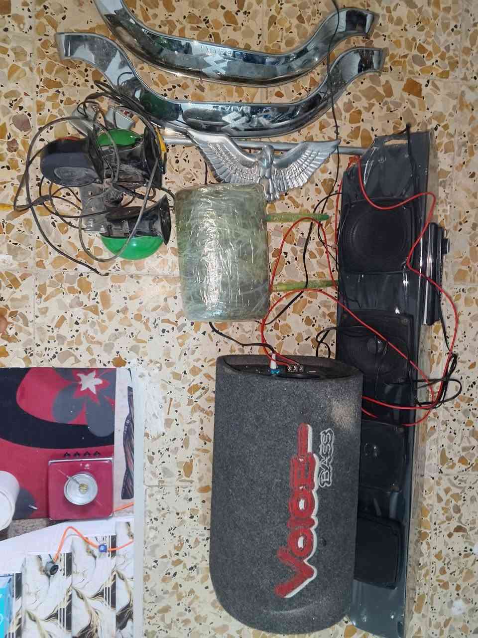 سلام عليكم غراض مستعمله مكان بغداد مدينه الصدر السعر 80 رقم ***********
