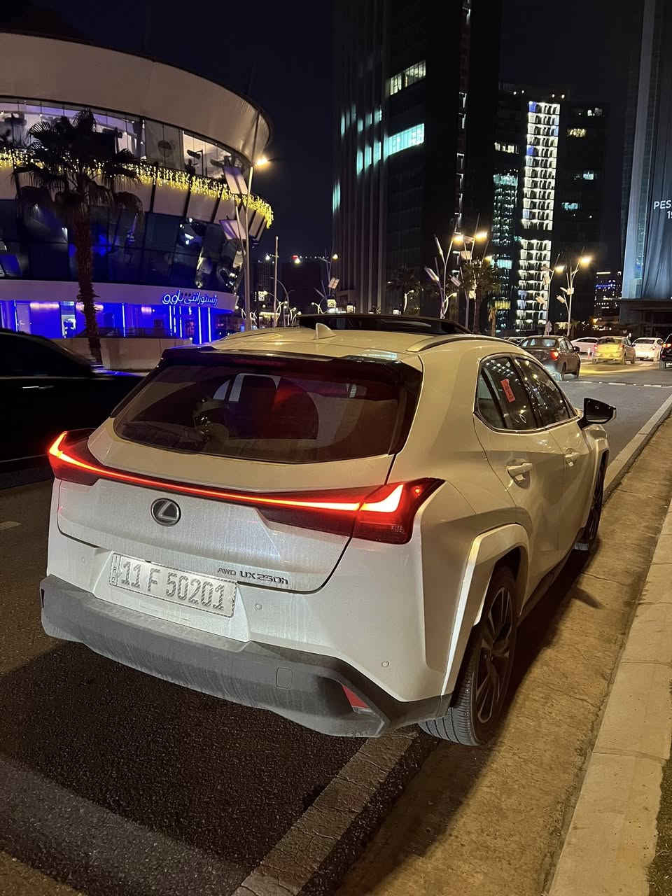للبيع لكزس UX 250 هايبرد موديل 24 مواصفات فول سلايت حساسات امامي خلفي رادارات محيطيه امامي خلفي جانبي لايت بكلايت LED صندوق كهرباء اشاير بلمري كشن تدفئه وتبريد وكهرباء ستيرن كهربائي وتدفئه جام ٤ اوتو شاشه كبيره كاربلي داتاشو تعرض على الجامه الاماميه دخول ذكي حادث سياره صبغ بنيد ورأس جاملغ بدون شاصي ولغد موبايل ***********

