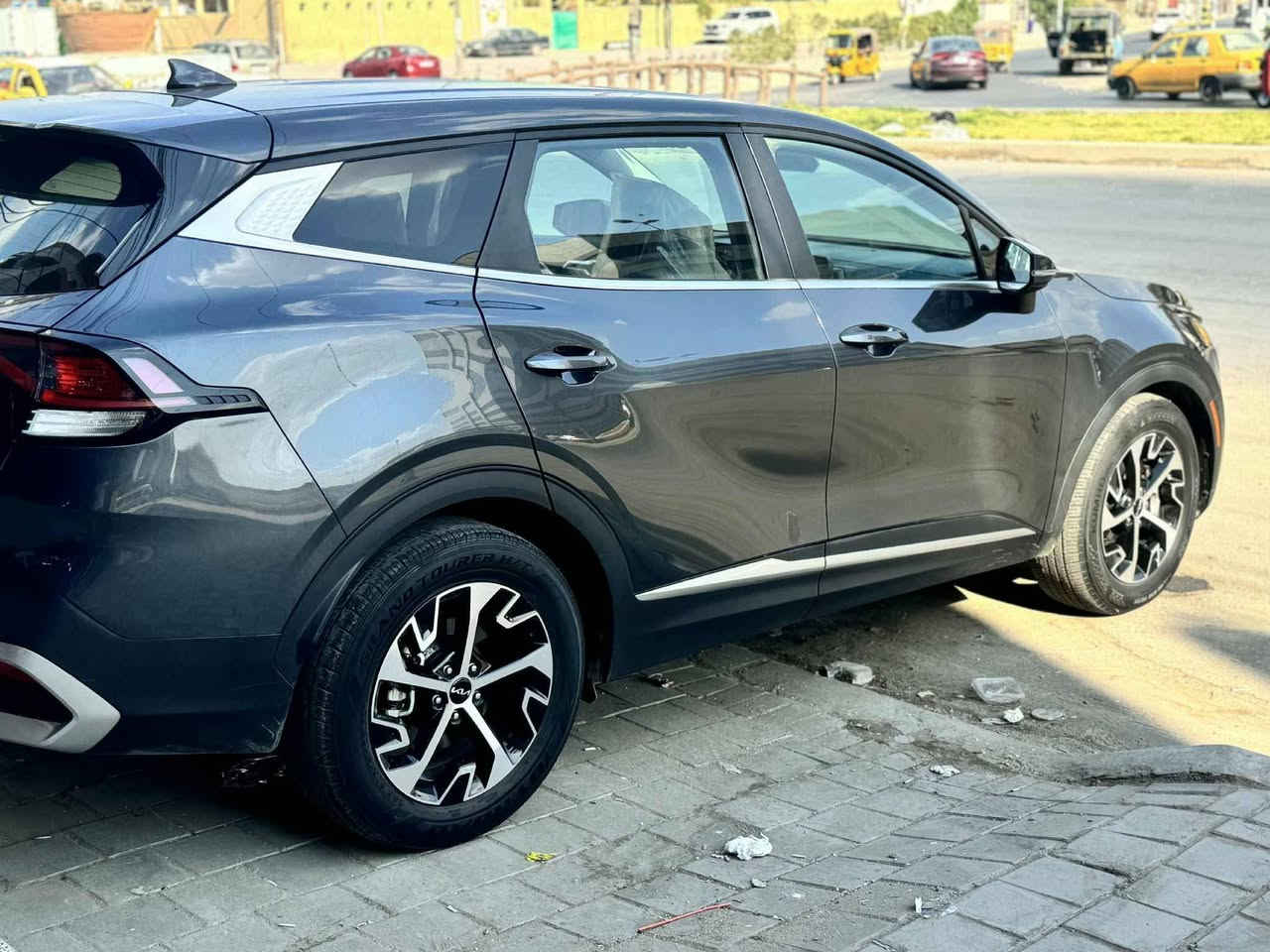 سلام عليكم 
سبورتج 2023 
وارد امريكي 
حادثه غرق تشتغل وتمشي من امريكا+ باب مبدل. وجاملغ كلير من امريكا

موصفات 
بصمه 
تشغيل عن بعد
شاحن لاسلكي
رادار امامي
رادار جانبي
رادار خلفي
تحديد مسار
حساسات خلفيه
لايت زنون
لد نهاري
بك لايت لد
دشبول دجتل
ثلاث وضعيات قياده
مانع نزلاق
اربع مخارج شحن
ويل كب كروم
اوتو هولد
توقف ذاتي
محرك 2500

السعر 205 مكان السياره بغداد
الرقم ***********
