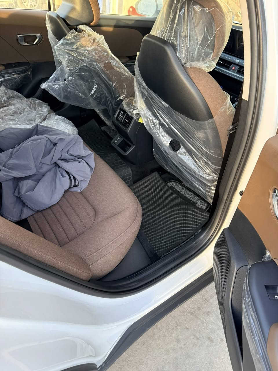 السلام عليكم
K4 
موديل 2025
ضمان الدوليه 
زيرو مرقم بغداد
مكان السياره بغداد 
***********
