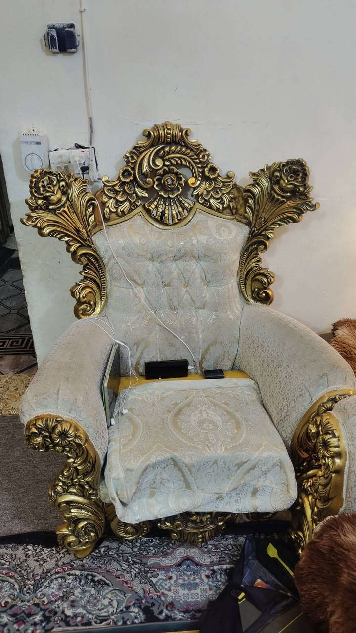 السلام عليكم تخم ملكي نضيف ويا طبلات مالاتة سعر 600 كربلاء حي العباس ***********
