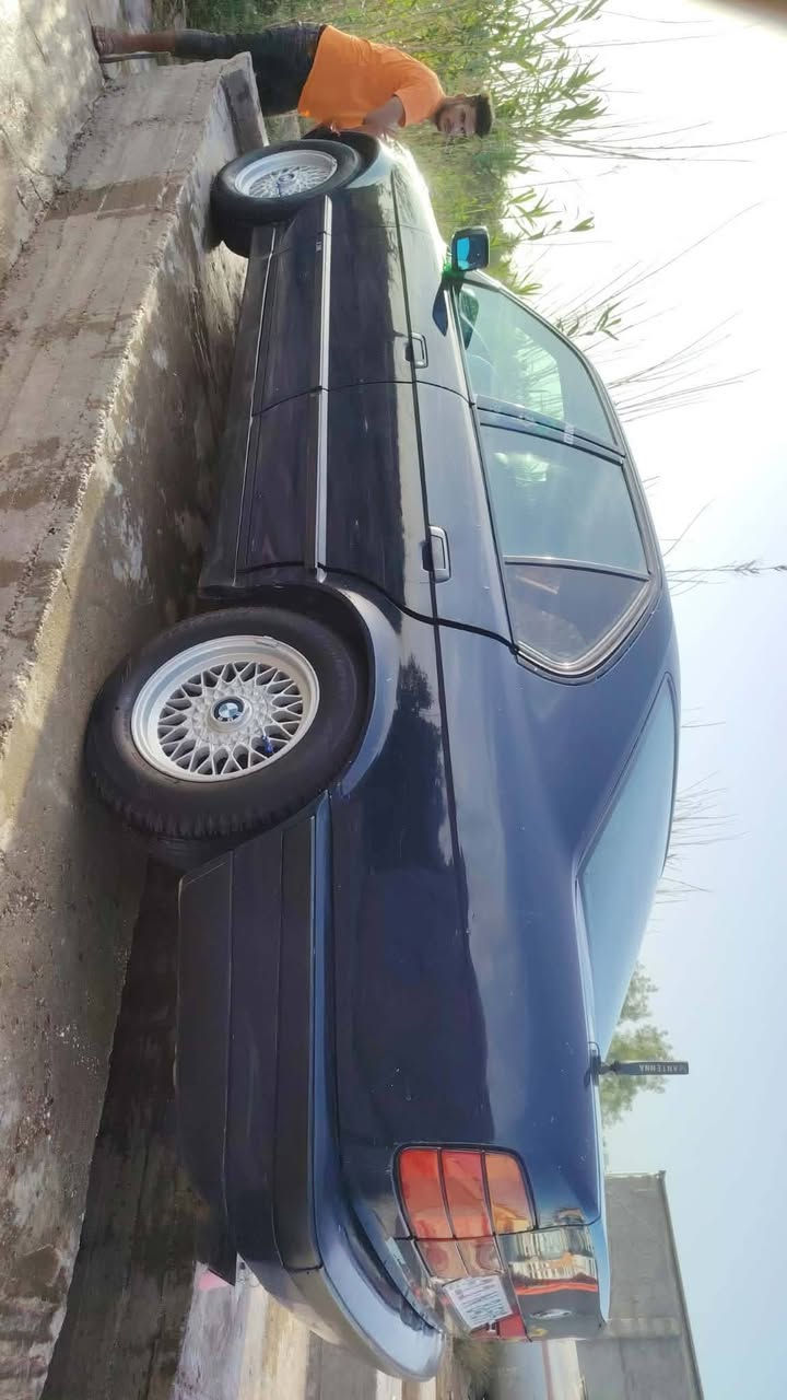 سلام عليكم بي ام دبليو موديل 92 هزه وسنويه جديد اصل 520 رقم بغداد  مكينه كير تبريد كله خير من الله هسه عليها مكينا 525 شلعه تشك الكاع غرفه جلد منضومه زنون سدر جديد تخم تاير سياره متعوب عليها لي الشراي اتصال *********** ما متواج 
سعر السياره 58 وبيعا مجال حك جيه

فيس مكان بابل الشراي يدلل
