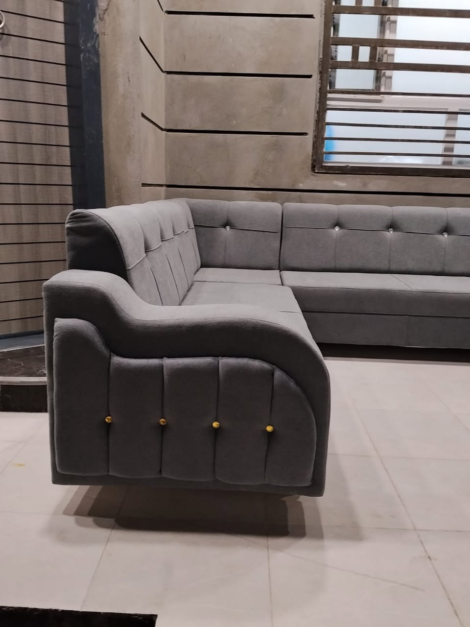 عرض خاص ولمدة اسبوع واحد فقط⏳
الديوان ال10 مقاعد صار ب355 الف بس
___________________________
شغل درجة اولى ومواد العمل اصلية💯
خشب روسي أصلي🇷🇺
بلاويد اسود ثقيل 
اسفنج مميز✅
قماش تركي مبطن (والالوان حسب اختيارك) 🛋️
رجل حديد تتحمل جميع الاوزان 💪
___________________________
سرعة في التسليم ومواعيد دقيق🥇
ضمان سنتين حقيقي🩵
كادر مختص يوصل لبيتك ياخذ القياسات بدقة 
وينفذ العمل على حسب الاصول 😊
موديلات والوان جديدة ومميزة من اختيارك
شنو تنتظر سارع بل حجز ولا تضيع الفرصة ⏳
___________________________
العنوان كربلاء حي الإطارات شارع 20 مقابل الكلية التربوية
___________________________________
للحجز والاستفسار الاتصال او التواصل على الواتساب
***********
***********
***********
