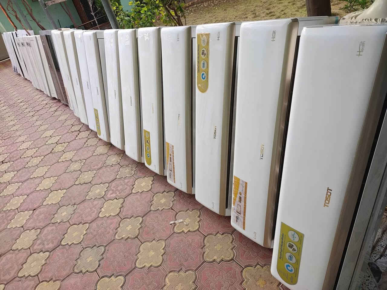 يتوفر سبالت جمله
واحد طن
1.5طن
2طن
2.5طن جداري وكنتوري متوفر
و3طن جداري وكنتوري متوفر
4طن 
5طن
اقل كميه بالجداريات 100جهاز
اقل كميه بالكنتوريات60 جهاز
ملحقات داخليه خارجيه وريمونت وحماله (جوكر وبيلادي)
موقع اجهزة اربيل
***********
