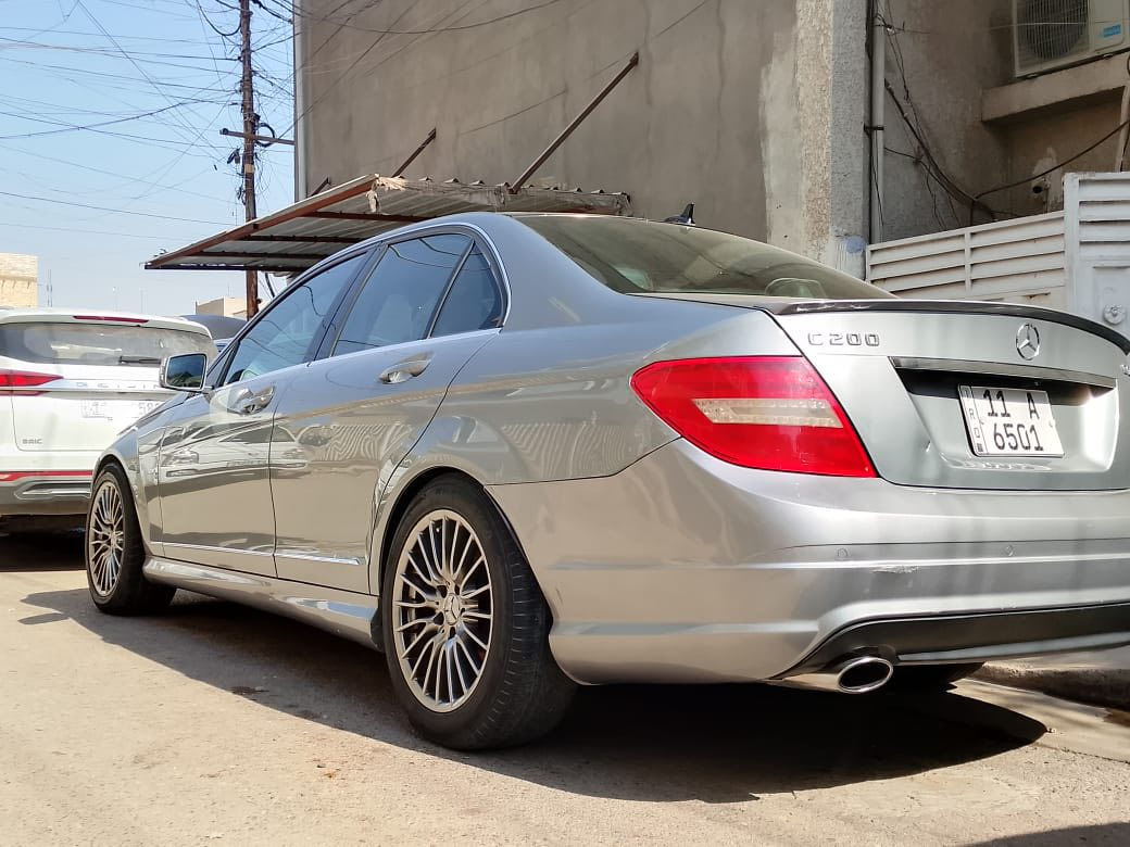✨ للبيع — مرسيدس C200 ✨

🔹 محرك 2000 تيربو
🔹 فتحة سقف
🔹 بردة بلاد
🔹 تبريد ثلج + تدفئة
🔹 كشنات كهرباء
🔹 رادار أمامي وخلفي
🔹 شاشة CarPlay
🔹 كامرة دوارة
خليجي ٢٠١١

🚗 السيارة نظيفة جداً وبحالة ممتازة
💰 السعر: 120 ورقة
📞 للاستفسار والحجز: ***********

لليدور على النظافة والفخامة، السيارة جاهزة وما تحتاج صرف ✨
