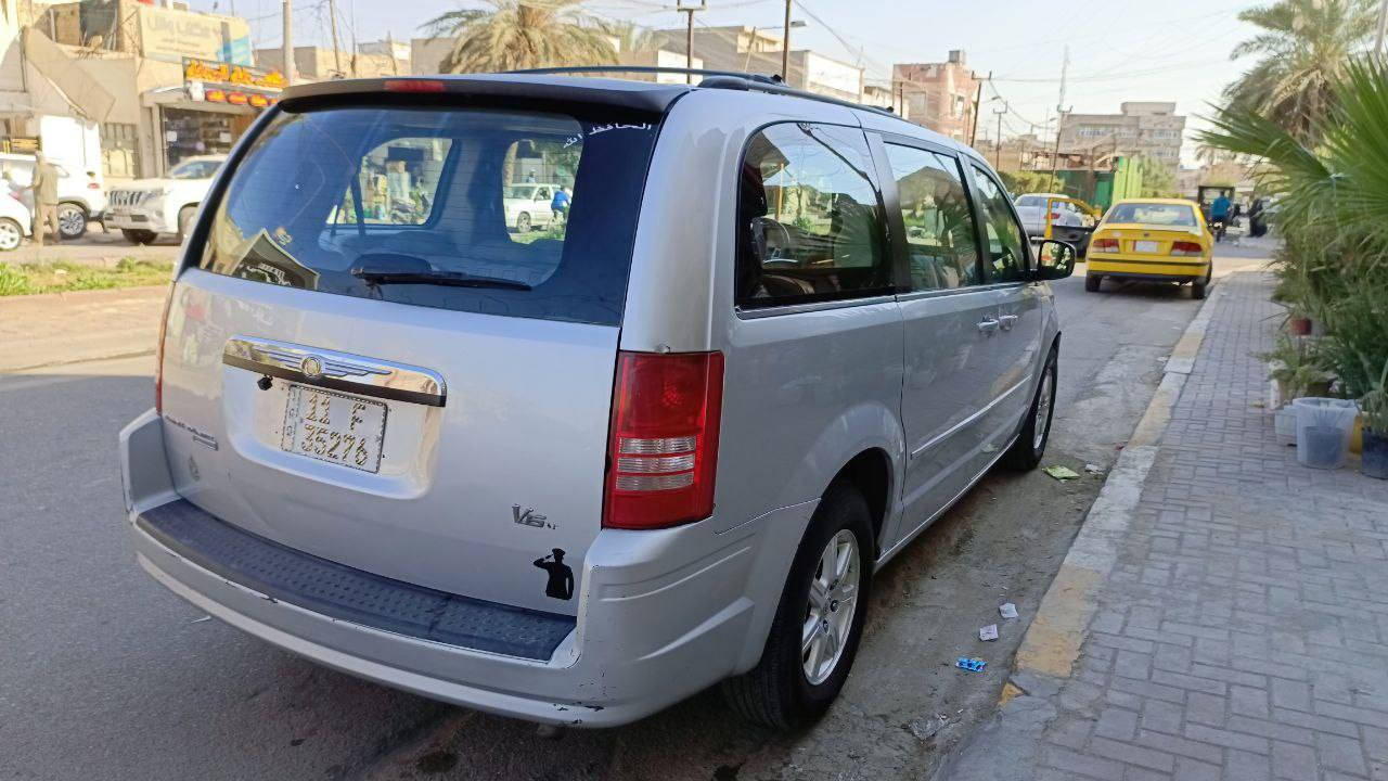 كرايسلر تاون اند كانتري موديل ٢٠٠٨
رقم بغداد الإنكليزي سنوية ٢٠٣١ هزه جديدة 
مواصفاتها بصمه بيبان كهرباء جنطه كهرباء كشن سايق كهرباء كشنات منفصل سياحي تبريد شغال تدفئة شغاله ٣قطع تحكمات فرس سقف وسطي محرك كير بحاله جيده سكليتر كهرباء يصعد وينزل صدر جديد
تبديل باب وجاملغ والقديمات موجودات بيهن شخط 
السعر ١٠٥ ورقة وبيها مجال 
مكان السيارة بغداد الحرية دور نواب ضباط
الاتصال على
***********
