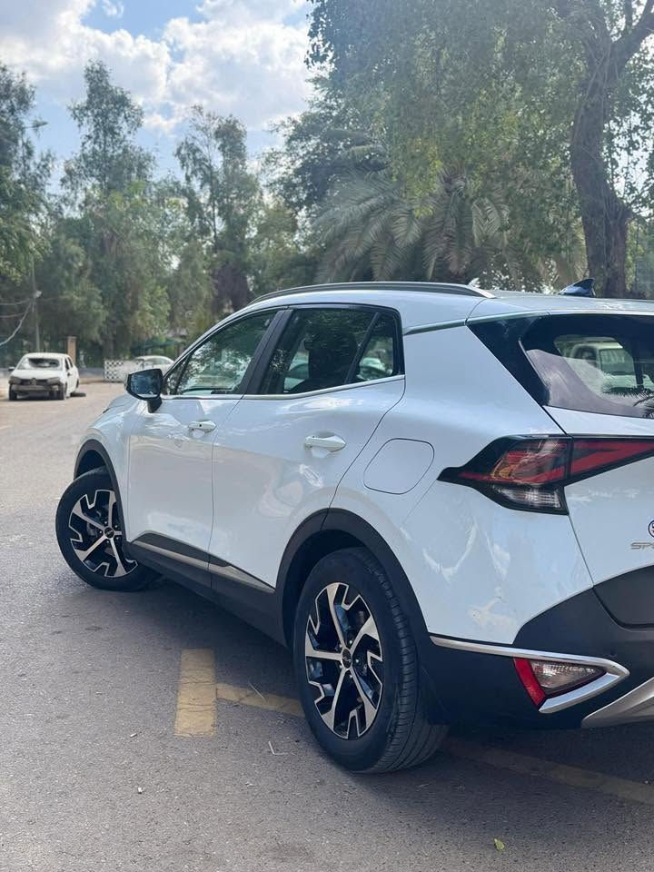 التفاصيل:
(Kia Sportage) نوع السيارة: كيا سبورتج
الموديل: 2023
المواصفات: خليجي - نص فل
عداد المسافة : [44 آلف كم]
حالة المحرك والكير : بحالة ممتازة (على الفحص)
حالة البدي: [ بارد بالدعامية الخلفية شي بسيط كلش وشخط سطحية]
أبرز المواصفات:
محرك [6 / 2.000 سرع]
شاشة عرض تدعم
Apple CarPlay 9 Android Auto
( بلوتوث مو واير)
كاميرا خلفية + حساسات أمامي وخلفي تحكم ستيرن كامل + مثبت سرعة
باقي المواصفات المعروفة لفئة النص فل الخليجي السعر: [ ٠٠ 150] وبيهة مجال ان شاء اللع مكان السيارة: بغداد / [الكاظمية]
للتواصل***********متوفر واتساب ***********
