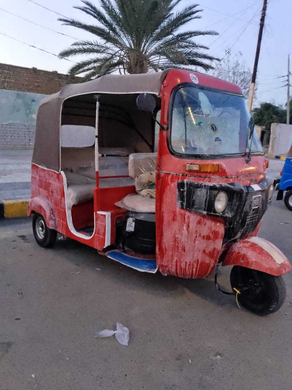 السلام عليكم تكتك 18 حلوه ونضيفه ومرتبه أوراق الوكيل شاكر العنوان المجر الكبير الرقم ***********
