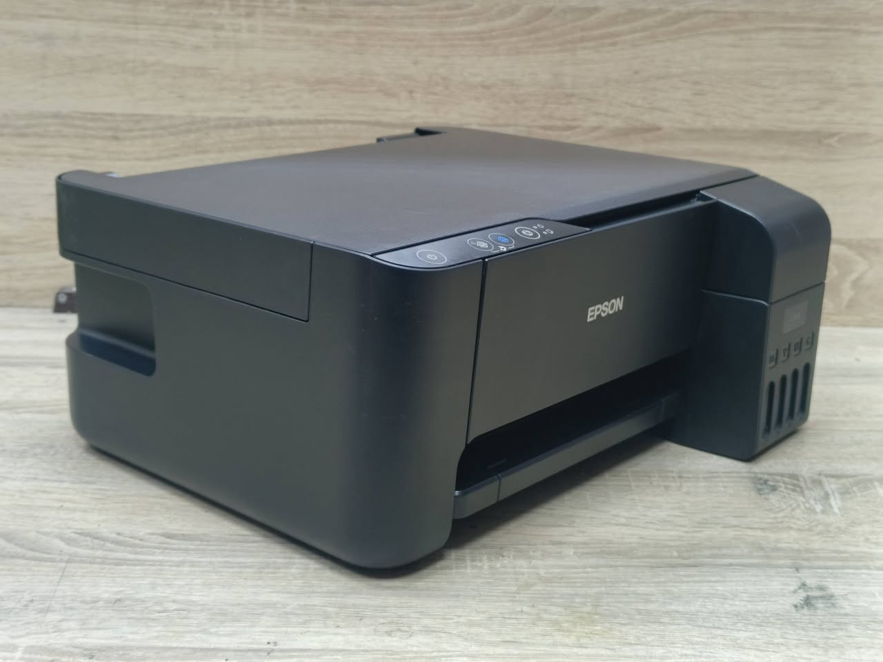 طابعة ايبسون موديل L3110 مستعمل بحاله ممتازة باحبار خارجية تطبع 6000 ملون و 5000 اسود وابيض سعر الحبر 10 الف لكل اللوان سرعة الطباعة 9 ملون و12 اسود وابيض وجه واحد استنساخ طباعة سكنر مع امكنية طباعة صور 🚦سعر الطابعة 150الف🚦 مع كيبل كهرباء وكيبل كومبيوتر وقرص تعريف ووصلة تشغيل على موبايل  للطلب *********** / *********** يوجد توصيل لكل المحافظات نسبة نظافة الجهاز 95% عدد نسخ المطبوعة 175 ورقة فقط. 
#الصفوة
#طابعتي
