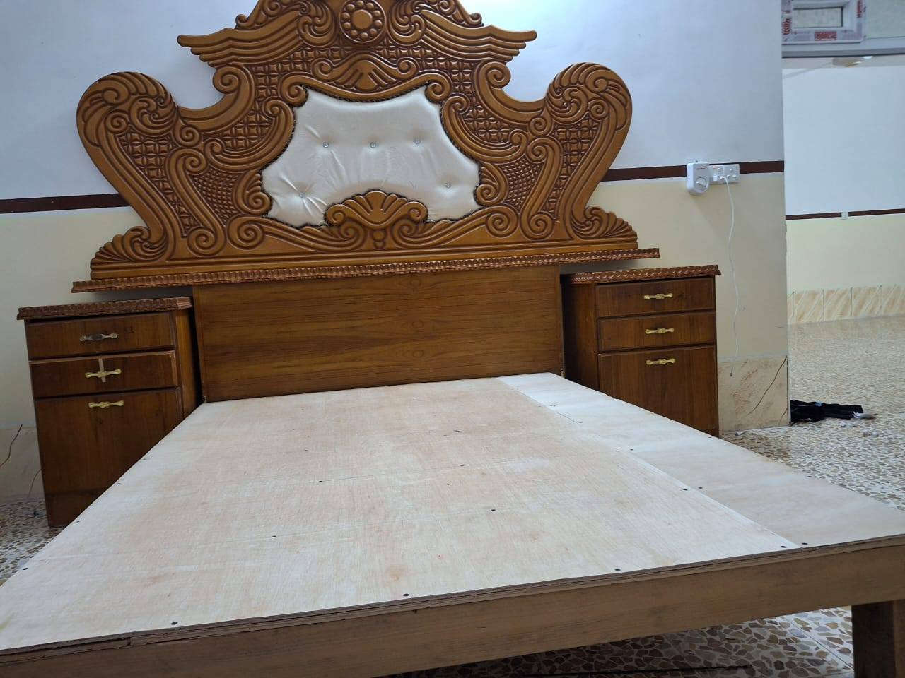 للبيع غرفه نوم بدون صندوق
الرقم الهاتف ***********
