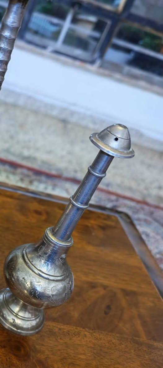 السلام عليكم
مرشات ماء ورد نقش وتخريم يدوي عدد ثلاثه مميزات شغل قديم اذري معدن عدد ثلاثه ارتفاع الصغار عدد ٢ (١٥) سم والكبير (٢٠) سم


**إذا كنت صاحب هذا الإعلان وتريد حذفه لأي سبب، رجاءا أرسل رسالة إلى الدعم الفني**