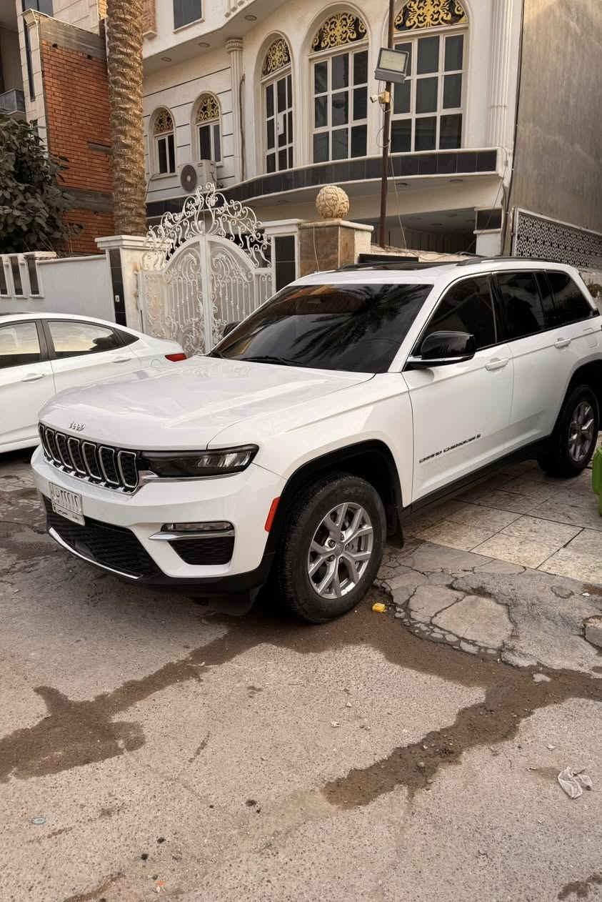 سلام عليكم  للبيع او مراوس جيب كراند شيروكي  2022.
فول المواصفات   
Limited
 حادث سرقة فقط جاملغات امامي وبنيد مصبوغات نفس الون 
السيارة بدون اي ضربة. 
ماشية 36 الف 
مكانها بغداد اليرموك 
الاستفسار ***********
