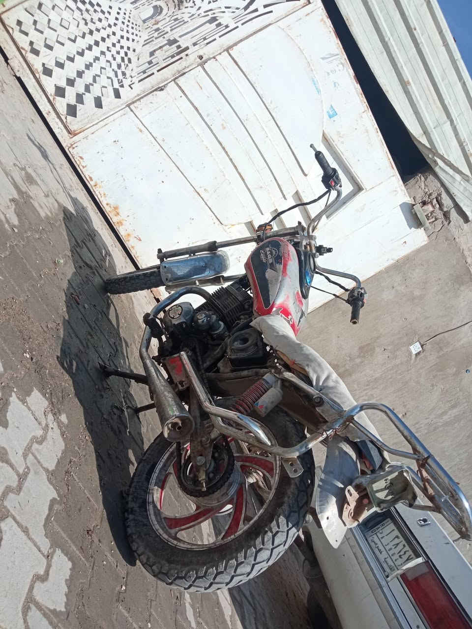 سلام عليكم من رخصة مدير الكروب المحترم دراجه صقر كلك مكفولة من السرقه بدون هندر باتري جديد امس شديته نكره سلف تايرات جدد السعر 160 قفل بدون عمله ربع مينزل من السعر العنوان النجف الاشرف الرضويه مااجاوب على التعليقات *********** بي واتساب
