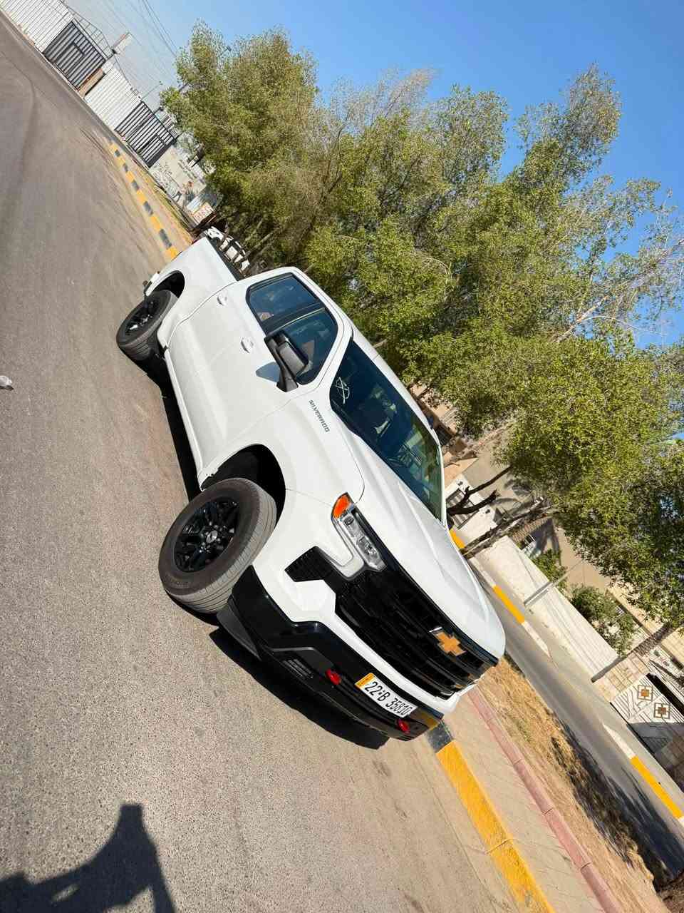 السلام عليكم 
شوفر سلفرادو 2025 
دبل قمارة باب طويل بدي قصير
اللون ابيض 8 سلندر 5300
تو ويل 2X4 فول مواصفات دشبول حديث
الحادث بالمنشور الصور بنيد مبدل و جاملغ وبدنه فقط 
رقم أربيل  السعر (285$) وبيها مجال 
***********
***********

