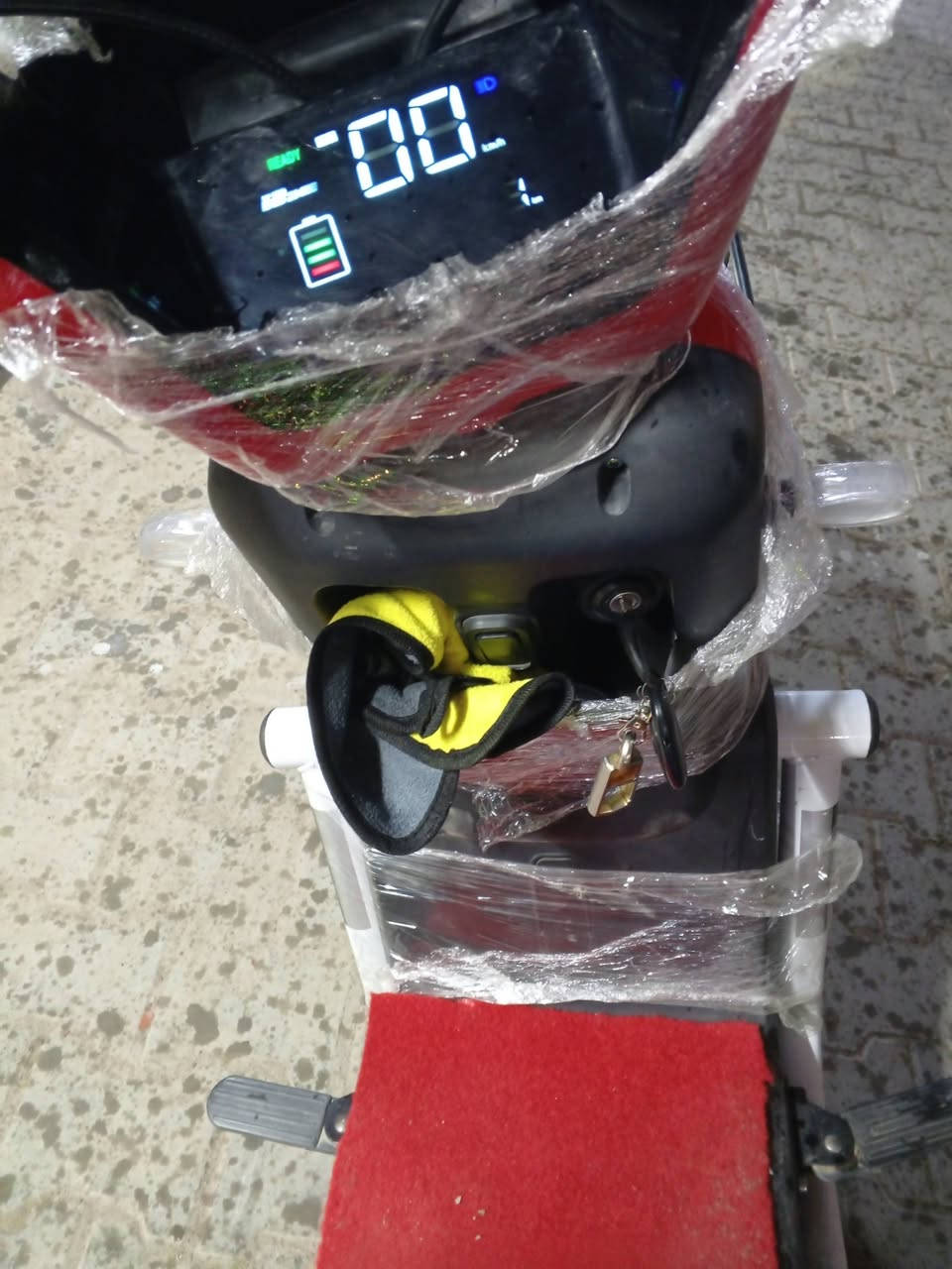 د
راجه شحن للبيع 4بطاريات صارلها شهرين عندي الدراجه جديده و نضيفه السعر 550 الرقم ***********
