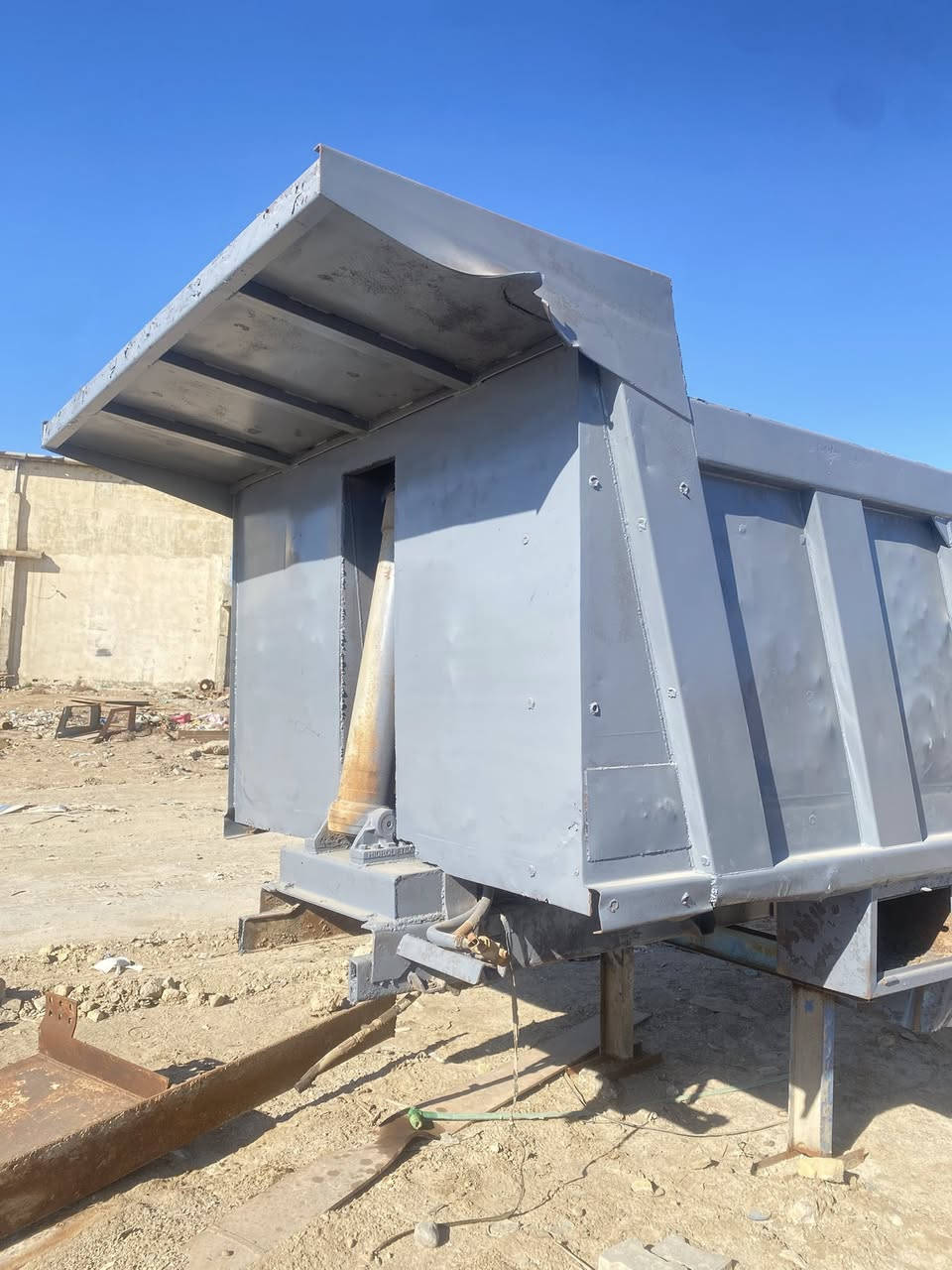 بدي مايلر خمسه واربعين للبيع السعر 35 ورقه الاستفسار الاتصال ***********
