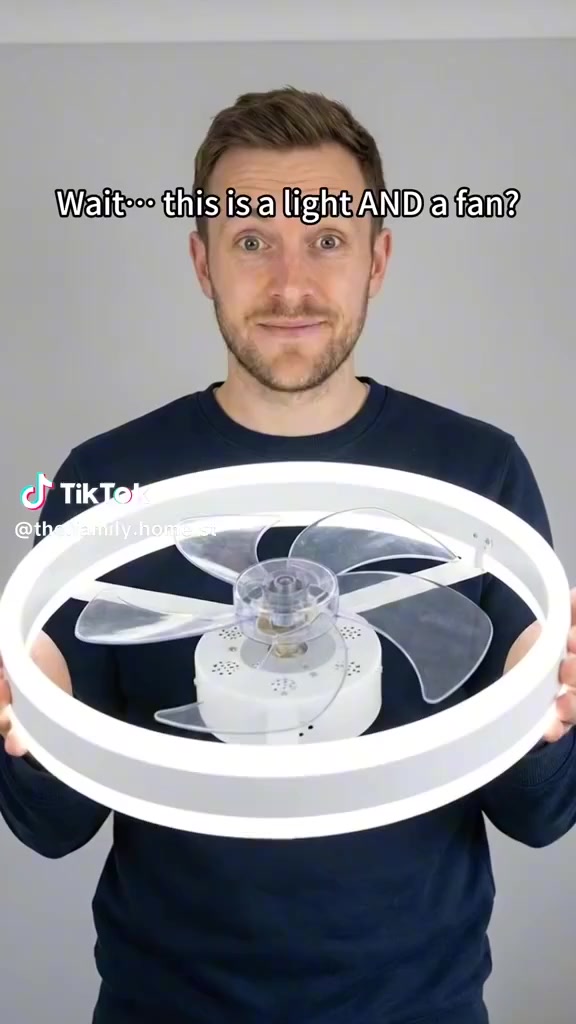 المنتج عبارة عن مروحة سقف حديثة مزودة بإضاءة LED مدمجة وجهاز تحكم عن بعد. 
تتميز بتصميم عصري يدمج المروحة مع وحدة إضاءة في قطعة واحدة.
توفر كفاءة في استهلاك الطاقة مقارنة بأنظمة التبريد الأخرى.
يمكن استخدامها لتوزيع الهواء بشكل مريح في الغرفة.
تأتي مع جهاز تحكم عن بعد لتعديل سرعة المروحة والإضاءة بسهولة
السعر 30 الف


**إذا كنت صاحب هذا الإعلان وتريد حذفه لأي سبب، رجاءا أرسل رسالة إلى الدعم الفني**