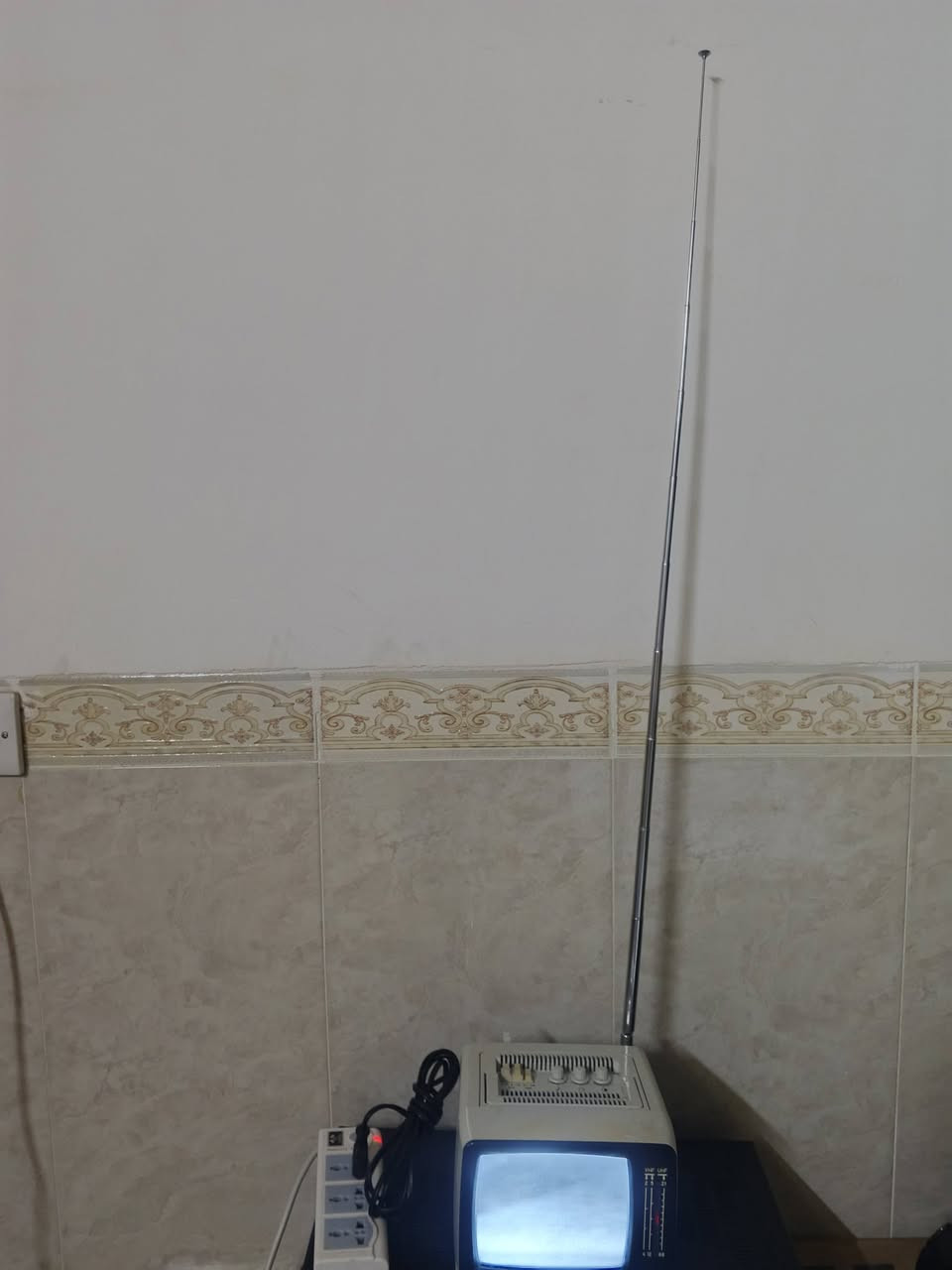 امبرفاير سنسوي ياباني اصلي غير مستخدم نهائيا كبس 140 الف تلفزيون عسكري من نوادر نشينل نضيف جداً سعر 70 الف.  تلفزيون روسي موديل 1970 سعر 50 الف توصيل 8 الف


**إذا كنت صاحب هذا الإعلان وتريد حذفه لأي سبب، رجاءا أرسل رسالة إلى الدعم الفني**