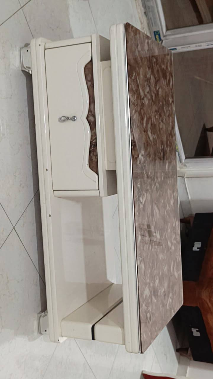 ميزين  نظيف جداً
العنوان مجمع ريحانه قرب مجمع بسمايا 
*********** واتساب فقط
