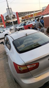 ريو محرك بي بخار السيارة بيه صبغ ابيع على وضعه سعرها 70وبيها مجال لاتص...