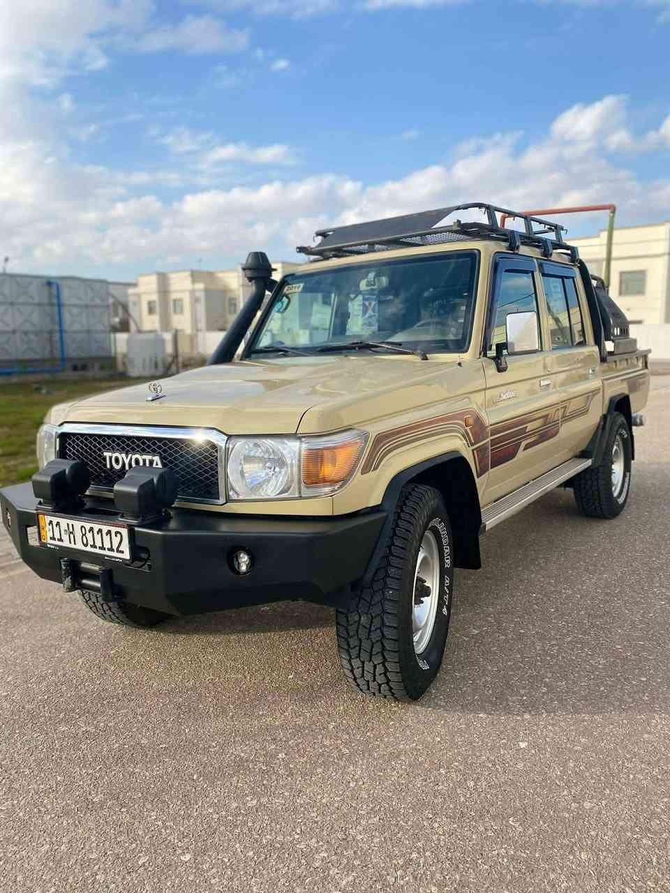 لاندكروز شاص 2016 كارتون كفاله عامه بانزين 6سلندر دبل باتري بلادي رقم بغداد دولي  
ماشي اصل ومشروط 110 كم للاستفسار ***********
