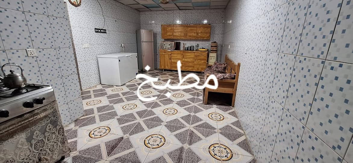 للبيع في سامراء حي الشهداء بظهر الحولي دار سكن مساحته 242م وجه 11م نزال 22م شارع 15م طابق واحد يحتوي على 2 غرفة نوم واستقبال وصاله وهول ومطبخ وحمامات وگراج وحديقه عالي عن الشارع السعر 110مليون بي مجال للشراي للاستفسار الاتصال على الرقم *********** ابو بركات الدراجي عقارات الحاج فاضل زهدي
